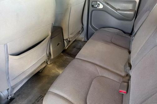 Gun Metallic 2018 Nissan Frontier SV