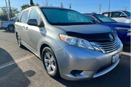 2015 Toyota Sienna LE
