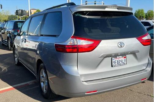2015 Toyota Sienna LE