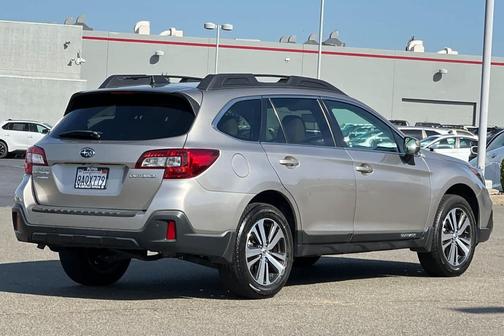Tungsten Metallic 2018 Subaru Outback 2.5i Limited