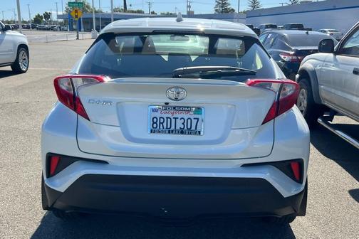 Blizzard Pearl 2020 Toyota C-HR LE