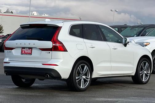 2020 Volvo XC60 T5 Momentum