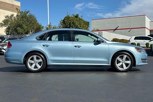 2013 Volkswagen Passat 2.5 SE