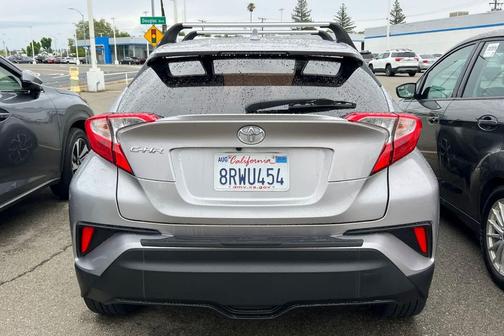 Silver Knockout Metallic 2020 Toyota C-HR XLE