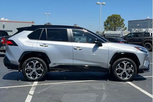 2025 Toyota RAV4 Hybrid SE