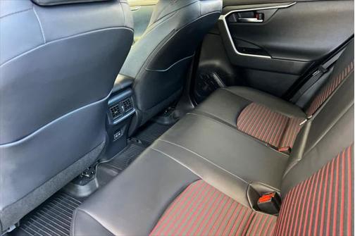 2025 Toyota RAV4 Hybrid SE