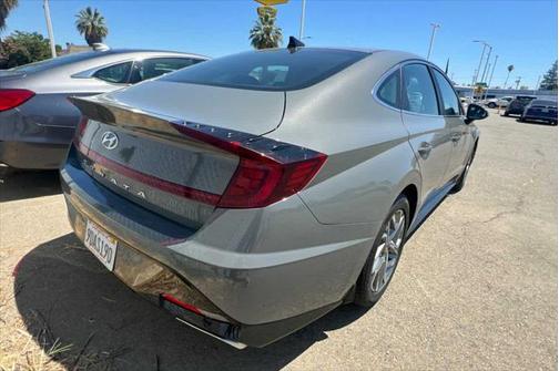 2022 Hyundai SONATA SEL