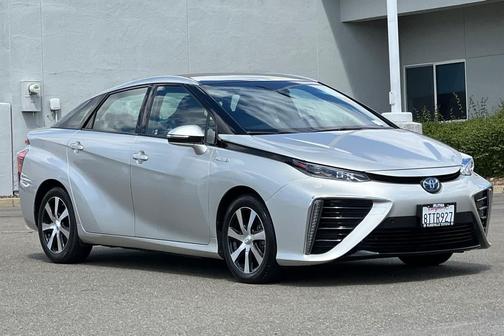 Elemental Silver Metallic 2020 Toyota Mirai Base