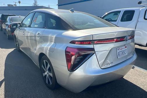 Elemental Silver Metallic 2020 Toyota Mirai Base