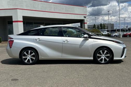 Elemental Silver Metallic 2020 Toyota Mirai Base
