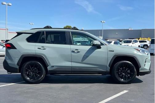 2021 Toyota RAV4 Hybrid XLE