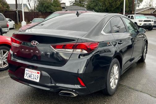 2018 Hyundai SONATA SE