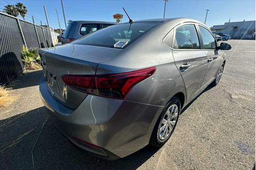 2022 Hyundai Accent SE