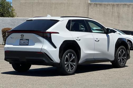 Wind Chill Pearl 2024 Toyota bZ4X XLE