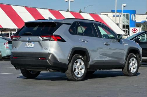 2021 Toyota RAV4 Hybrid XLE