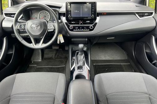 Classic Silver Metallic 2022 Toyota Corolla SE