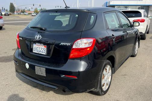 2009 Toyota Matrix Base