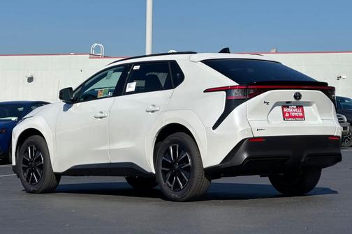 2026 Toyota bZ XLE Plus