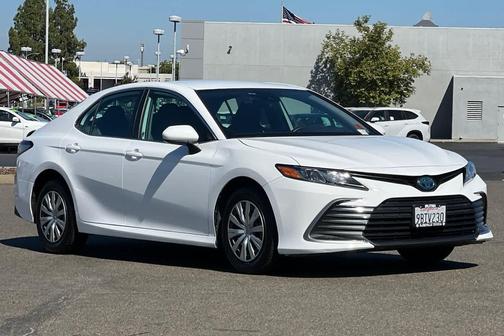 White 2022 Toyota Camry LE