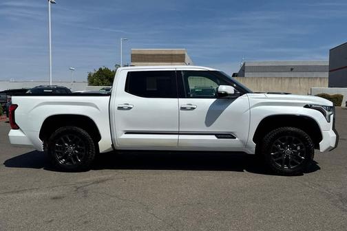 2023 Toyota Tundra Hybrid Platinum