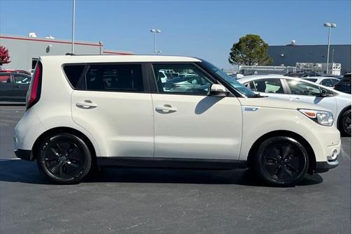 2017 Kia Soul EV +