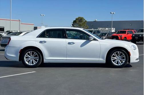 2017 Chrysler 300C Base