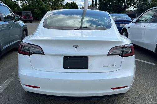 Pearl White Multi-Coat 2022 Tesla Model 3 Long Range