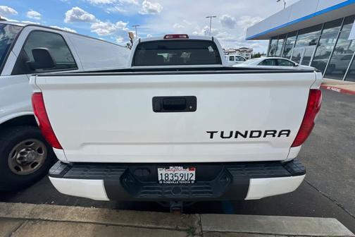 Super White 2018 Toyota Tundra SR5