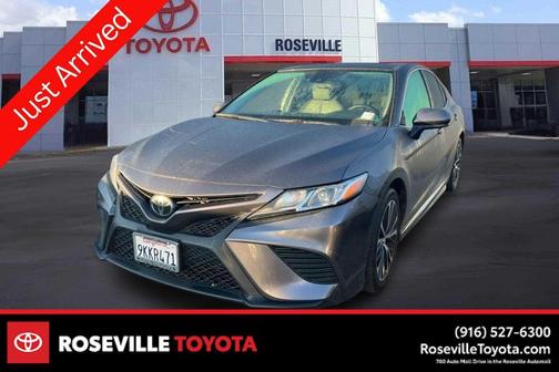 2020 Toyota Camry SE