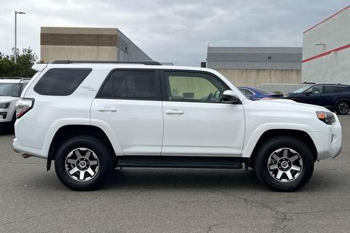 2024 Toyota 4Runner TRD Off Road