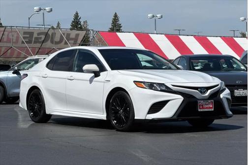 2020 Toyota Camry SE
