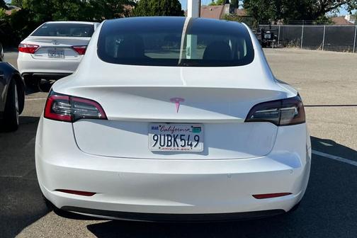 Pearl White Multi-Coat 2021 Tesla Model 3 Standard Range Plus