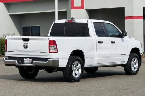 Bright White Clearcoat 2023 RAM 1500 Big Horn/Lone Star