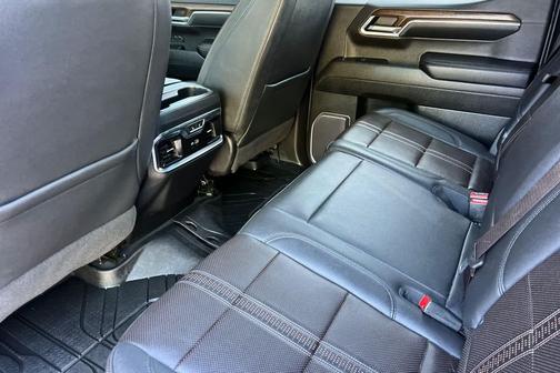 Black 2023 Chevrolet Silverado 1500 High Country