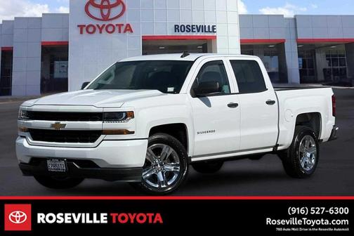 Summit White 2018 Chevrolet Silverado 1500 Custom