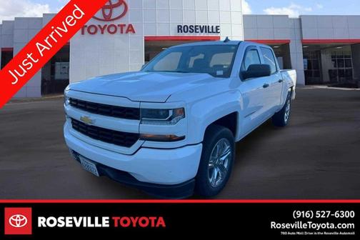 Summit White 2018 Chevrolet Silverado 1500 Custom