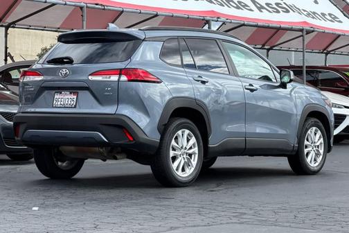 2023 Toyota Corolla Cross LE