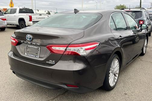 Brown Stone 2018 Toyota Camry Hybrid XLE