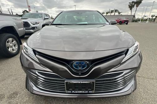 Brown Stone 2018 Toyota Camry Hybrid XLE