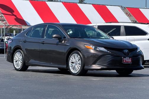Brown Stone 2018 Toyota Camry Hybrid XLE