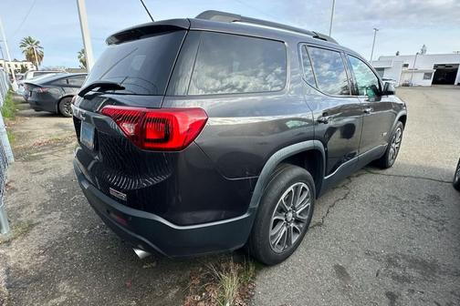 2017 GMC Acadia SLT-1