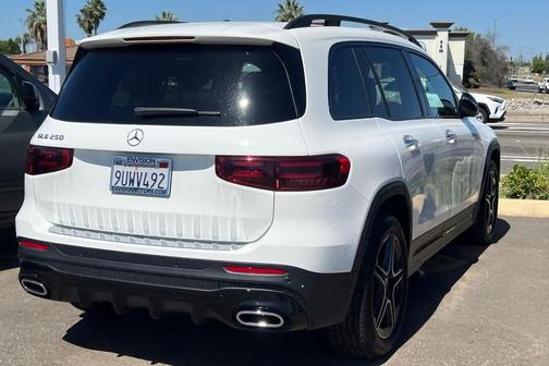 Polar White 2025 Mercedes-Benz GLB 250 Base