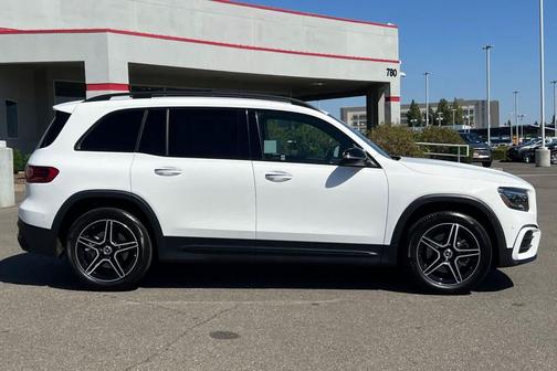 Polar White 2025 Mercedes-Benz GLB 250 Base