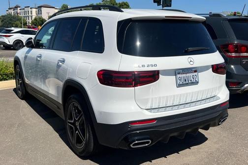 Polar White 2025 Mercedes-Benz GLB 250 Base