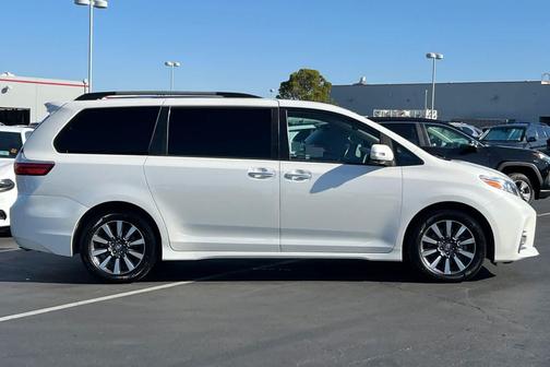2019 Toyota Sienna Limited Premium