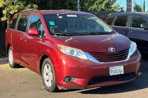 2016 Toyota Sienna LE