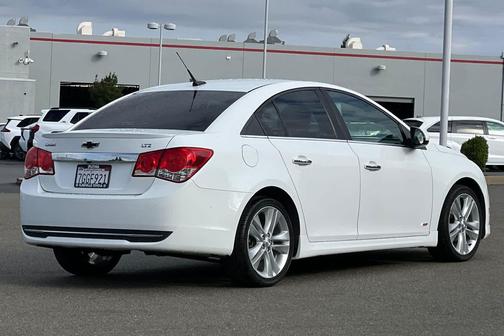 Summit White 2014 Chevrolet Cruze LTZ