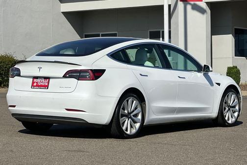 Pearl White Multi-Coat 2018 Tesla Model 3 Long Range