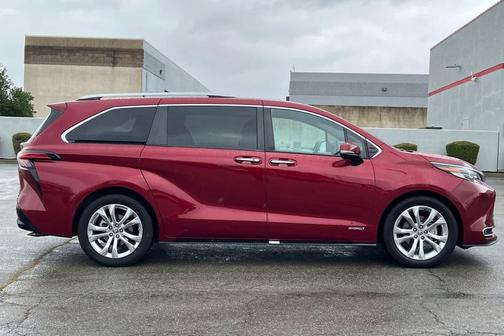 2021 Toyota Sienna Platinum