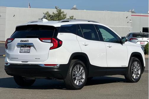 2023 GMC Terrain SLT